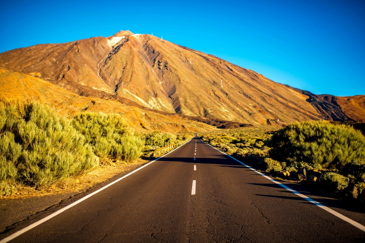 Road on Teide park